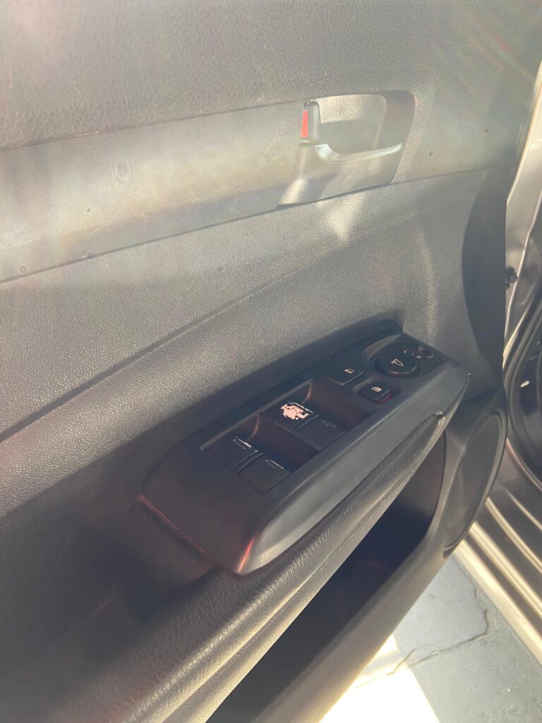 imgi_12_1a5e6d89-f42d-04dc-250c-3a1ad4bc0a03